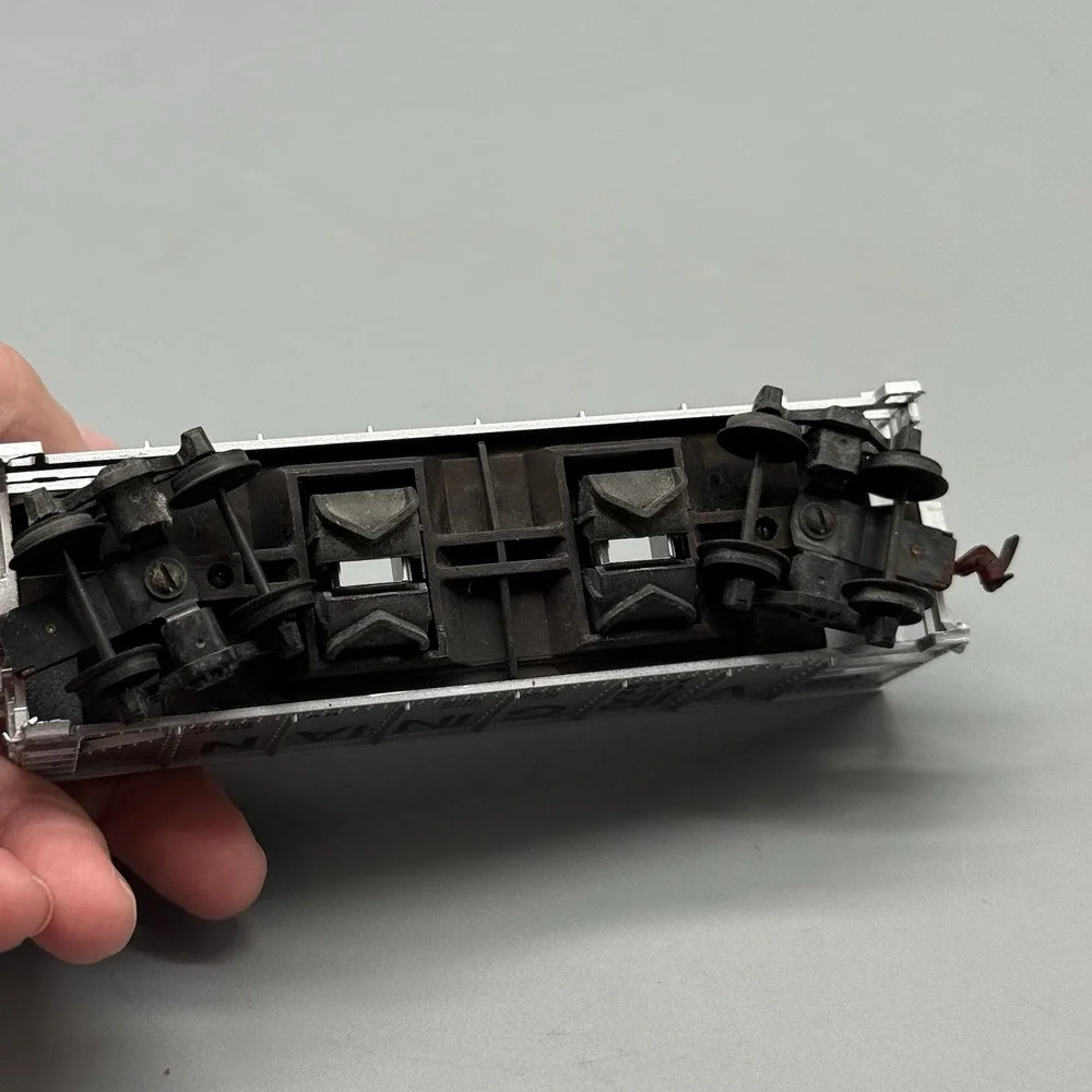 Vintage HO Scale Virginian 2 bay Operating Hopper #2106